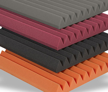 Absorbeur de bruit carré à profil triangulaire dans différents coloris